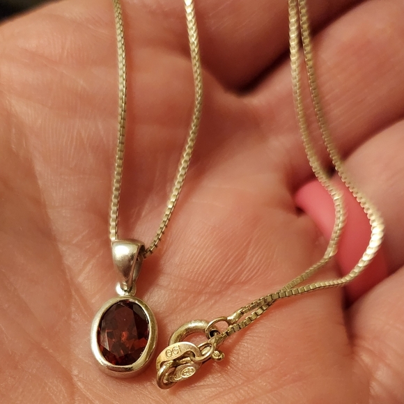 Jewelry - Simple Classic .925 Red Garnet Gemstone Necklace PRETTY!
